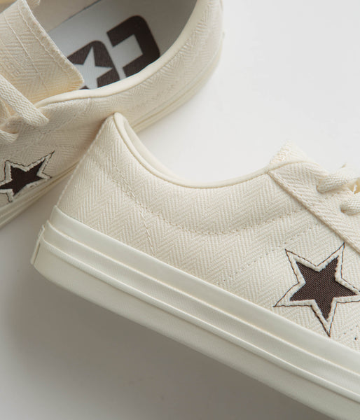 Sepatu converse store one star