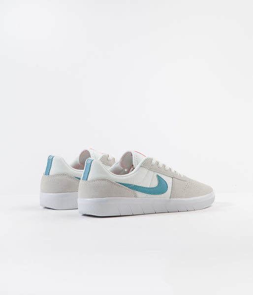 Nike sb team classic white blue hotsell