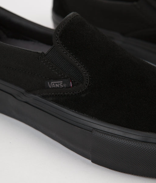 Vans pro store blackout slip on