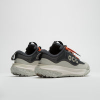 Nike ACG Mountain Fly 2 Low GTX Shoes - Dark Smoke Grey / Khaki - Light Orewood Brown thumbnail