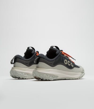 Nike ACG Mountain Fly 2 Low GTX Shoes - Dark Smoke Grey / Khaki - Light Orewood Brown