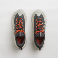 Nike ACG Mountain Fly 2 Low GTX Shoes - Dark Smoke Grey / Khaki - Light Orewood Brown thumbnail