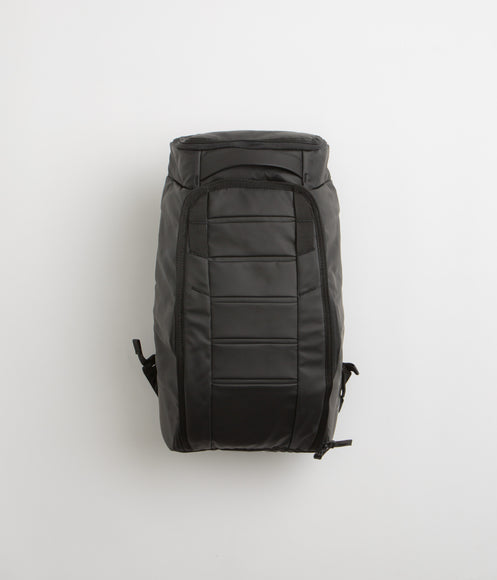 D_b_ Hugger 25L Backpack - Black Out