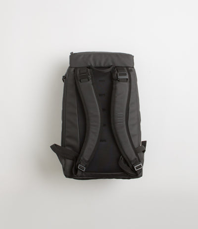 D_b_ Hugger 25L Backpack - Black Out