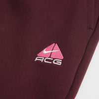 Nike ACG Tuff Fleece Lungs Pants - Burgundy Crush / Laser Fuchsia thumbnail