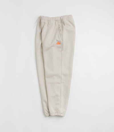 Nike ACG Tuff Fleece Lungs Pants - Light Orewood Brown / Hyper Crimson