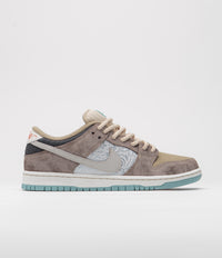 Nike SB Dunk Low Pro Premium Shoes - Baroque Brown / Summit White - Sanddrift