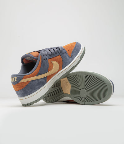 Nike SB Dunk Low Pro Shoes - Light Carbon / Sesame - Monarch