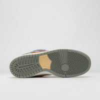 Nike SB Dunk Low Pro Shoes - Light Carbon / Sesame - Monarch thumbnail