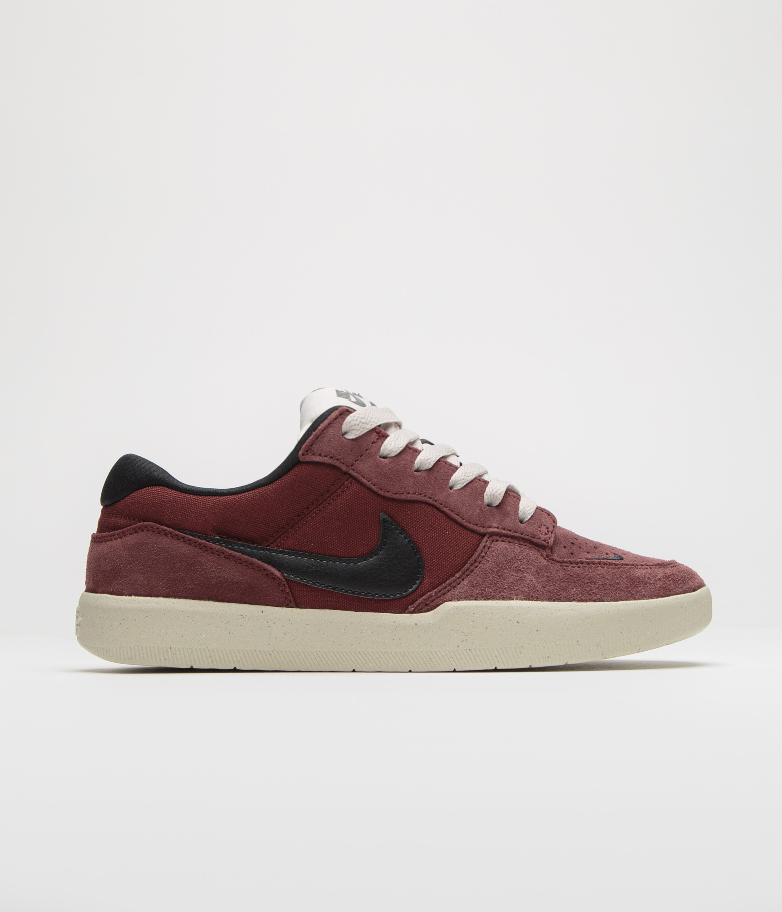 Nike team red online