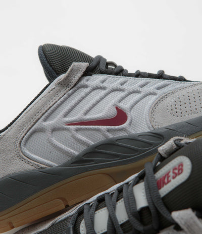 Nike SB Vertebrae Shoes - Light Smoke Grey / Dark Team Red