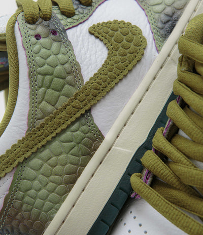 Nike SB x Alexis Sablone Dunk Low Pro 'Chameleon' Shoes - Oil Green / Desert Moss - White