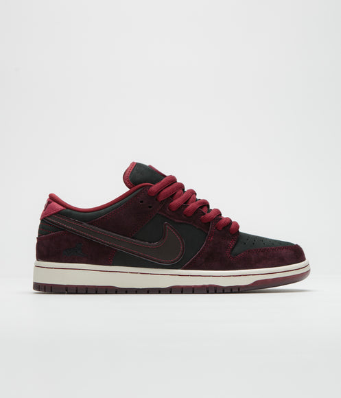 Nike SB x RIOT Skateshop Dunk Low Pro Shoes - Mahogany / Dark Beetroot - Team Red - Sail