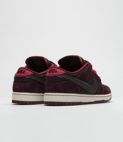 Nike SB x RIOT Skateshop Dunk Low Pro Shoes - Mahogany / Dark Beetrot - Team Red - Sail