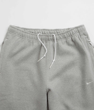 Nike Solo Swoosh Sweatpants - Dark Grey Heather / White