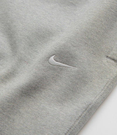 Nike Solo Swoosh Sweatpants - Dark Grey Heather / White