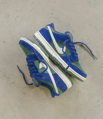 Nike SB Dunk Low Pro 'Wildcard' Shoes - Deep Royal Blue / Sail - Vintage Green