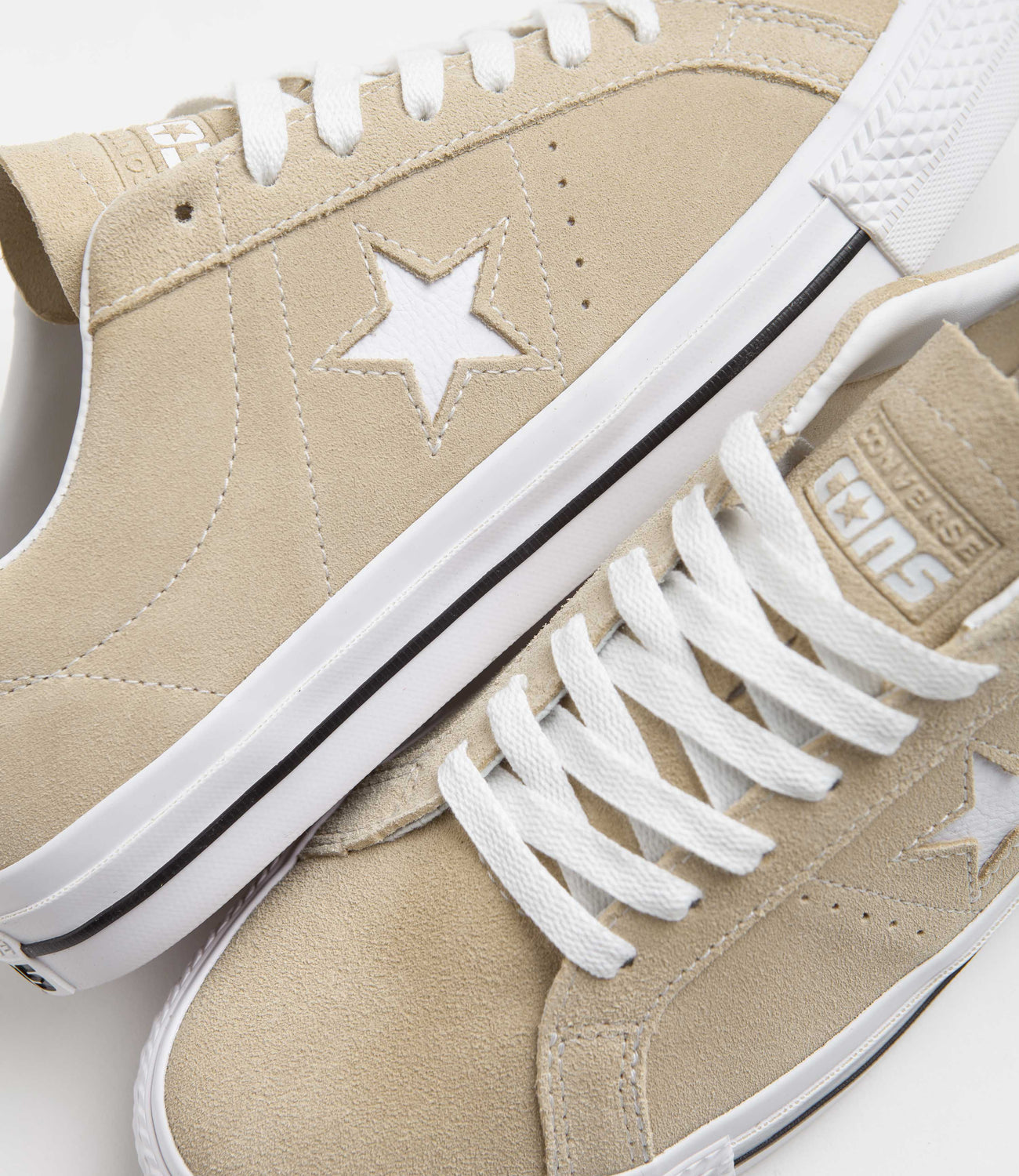 Beige on sale suede converse