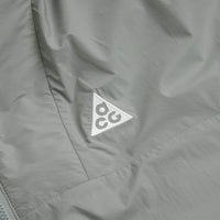 Nike ACG Sierra Light Jacket - Mica Green / Light Silver / Summit White thumbnail