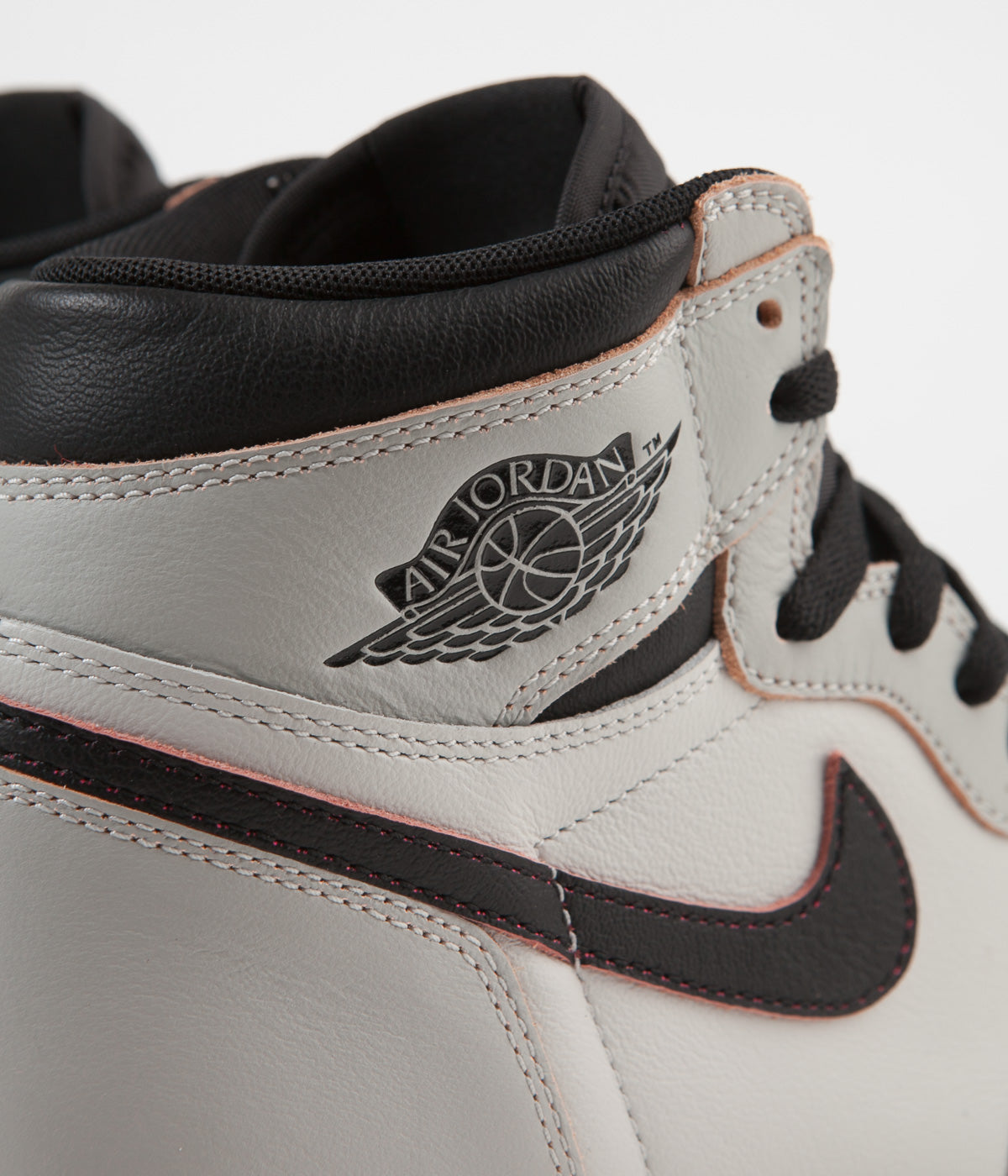 Nike SB Air Jordan 1 OG Defiant Shoes - Light Bone / Black