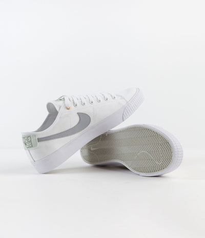 Nike SB Blazer Court DVDL Shoes - White / Wolf Grey - White - Barely Green