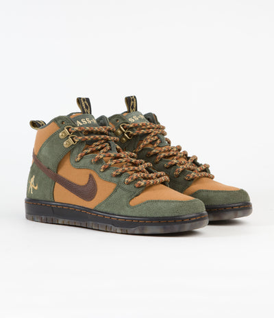 Nike SB x Pass~Port Dunk High Pro Shoes - Carbon Green / Cider - Wheat Gold