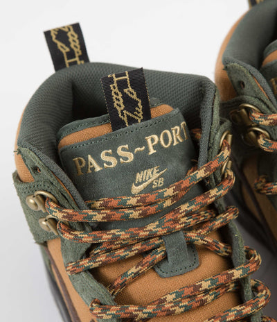 Nike SB x Pass~Port Dunk High Pro Shoes - Carbon Green / Cider - Wheat Gold