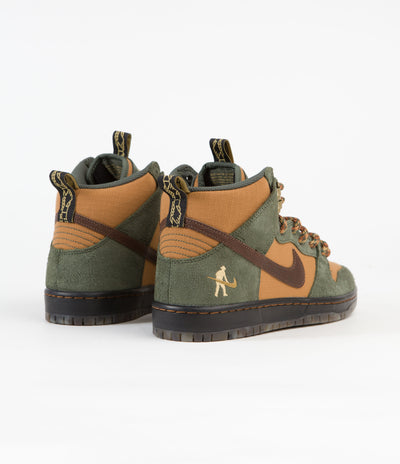 Nike SB x Pass~Port Dunk High Pro Shoes - Carbon Green / Cider - Wheat Gold