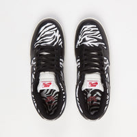 Nike SB x Quartersnacks Dunk Low OG Shoes - Black / White thumbnail