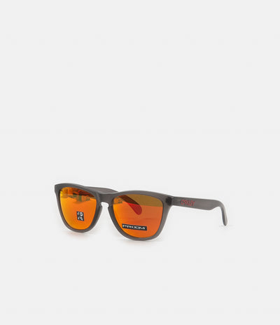 Oakley Frogskins Sunglasses - Matte Grey Smoke / Prizm Ruby Polarized